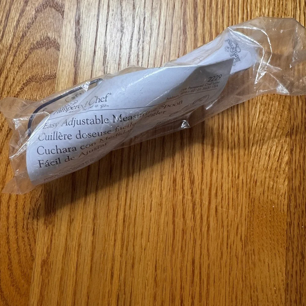 NEW—The Pampered Chef Adjustable Measuring Spoon 2229